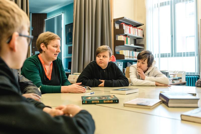 leerlingen op school doen mee aan Leesjury