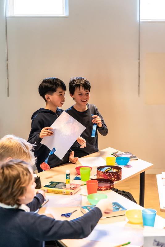 groep 4 in de bib van Sint-Pieters-Woluwe