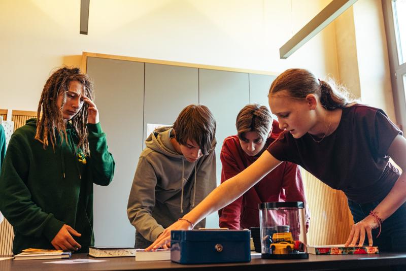 juryleden ontmoeten elkaar